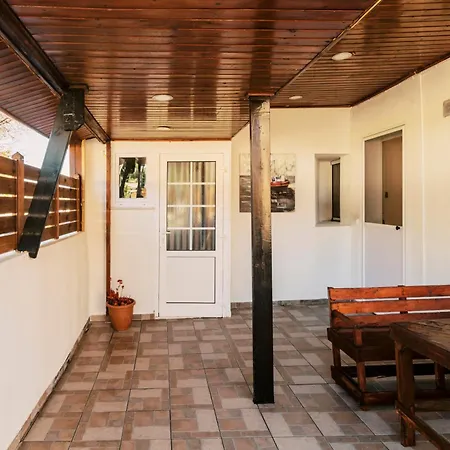 Louis House Nyaraló *