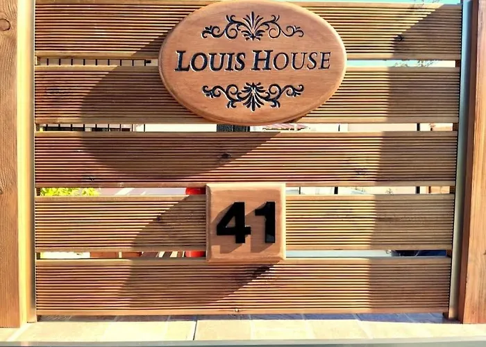 בית נופש Louis House *